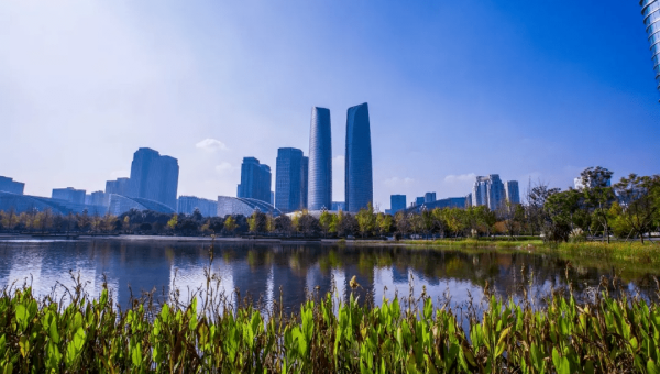 GCC vs Clang：C/C++ 编译器的优化策略与社区生态