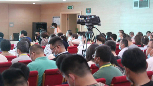 Node.js vs Deno：JavaScript 运行时的设计理念对比