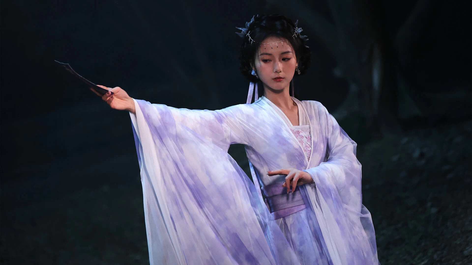 《美女，请别影响我成仙全球版》中文版